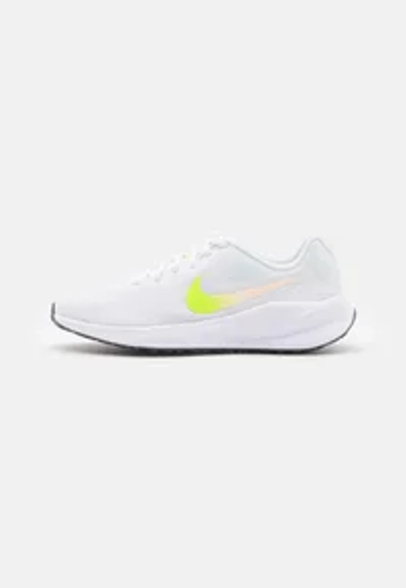 Nike Performance REVOLUTION 7 - Chaussures de running sur route - white/cyber/crimson tint/dark raisin/blanc - ZALANDO.FR