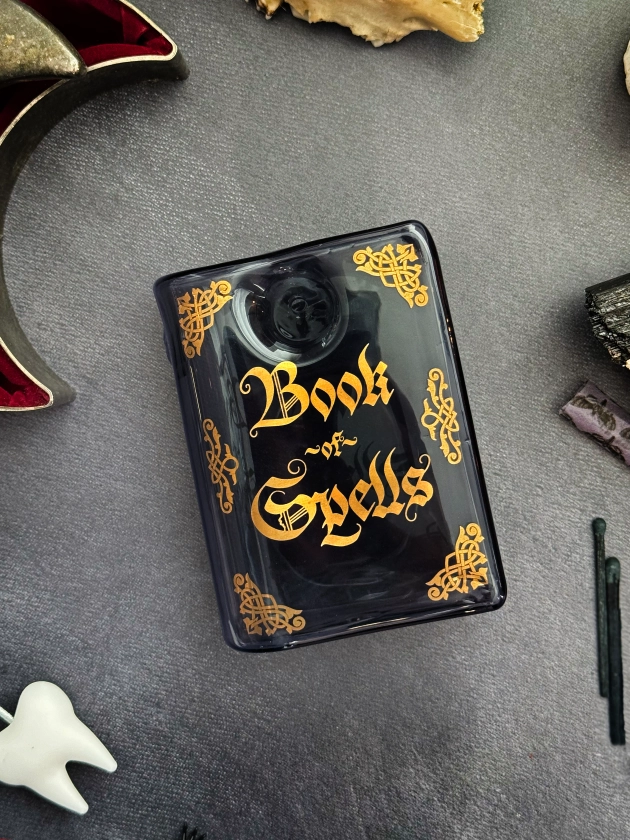 Book of Spells Pipe