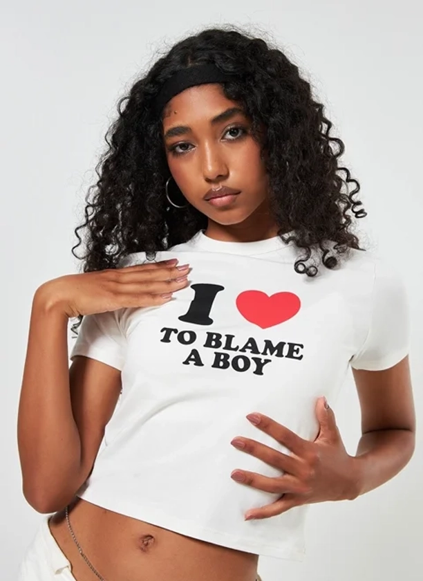 blusa mini tee blame a boy - off-white