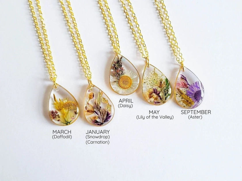 Collier de fleurs du mois de naissance, cadeau unique pour son anniversaire, collier de fleurs pressées, bijoux en résine de fleurs séchées, bijoux botaniques, nature