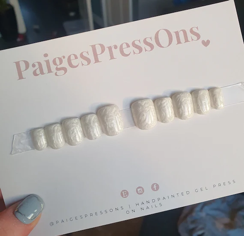 Shell - Set of 10 Short or Medium Length Round Coffin Stiletto Square Oval Gel False Nails - PaigesPressOns