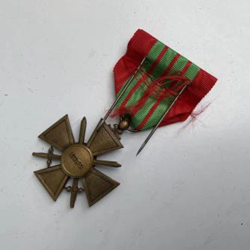 Croix de guerre 1939 et boitier - Ventes d'antiquités militaires : Royal Dragons