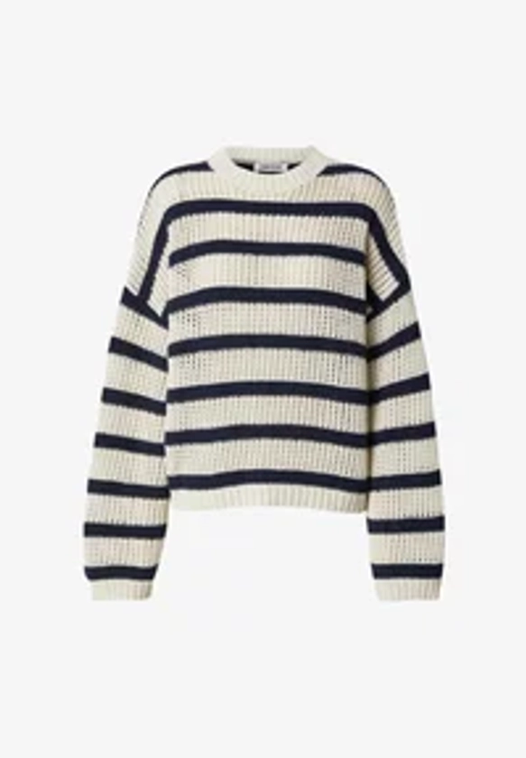 EDITED XANTHIA - Strickpullover - creme blau/offwhite - Zalando.de