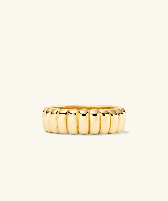 14k Gold Charlotte Ribbed Ring - Jewelry | Mejuri