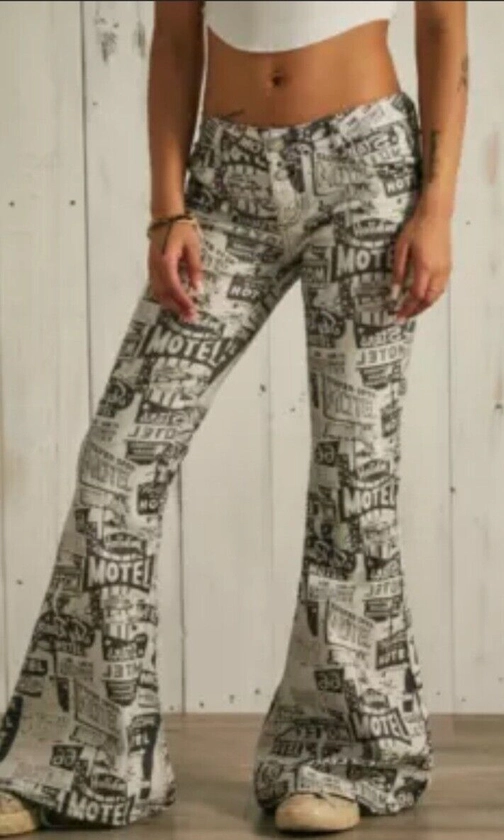 Urban Outfitters Low Rise Hotel Print Bell Bottom jeans flare new 34w32 rrp 59