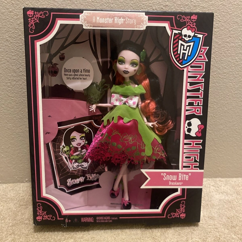 Monster High Doll Draculaura Snow Bite Scarily Ever After in Box Mattel NIB NRFB