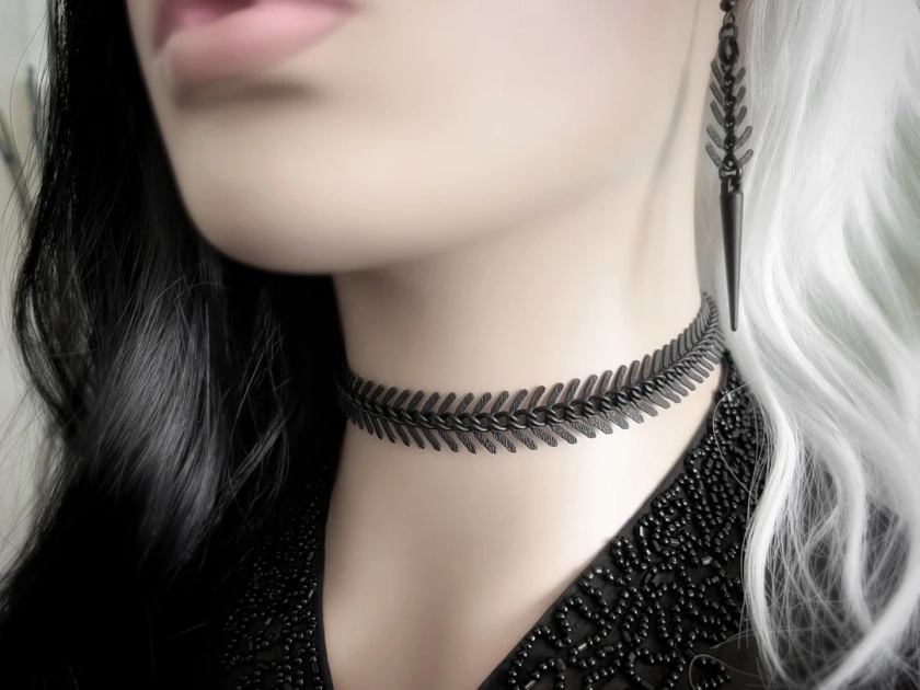 Blackened Vertebrae - Spine Chain Necklace In Black Matte - Fishbone Choker Collar - Modernist Brutalist - Goth Punk Metal Jewelry Gift