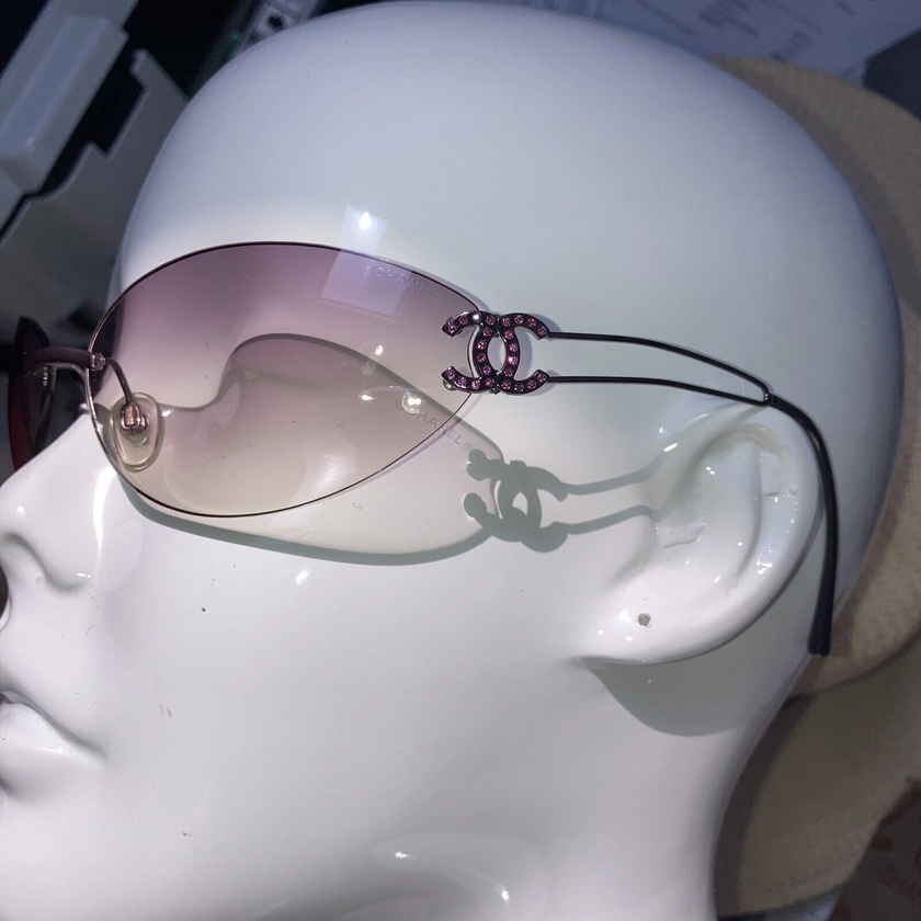 Rare vtg CHANEL Ruby Colored Crystal Rhinestone CC Logo Rimless oval Sunglasses