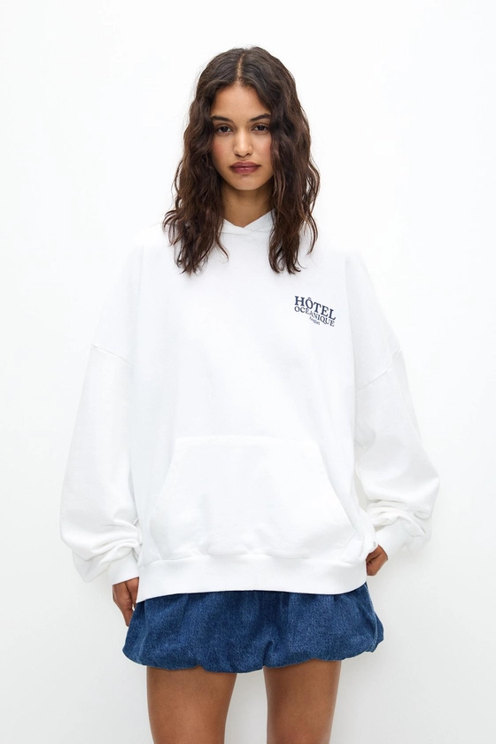 White graphic print hoodie - pull&bear