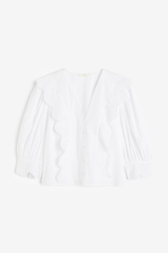 Broderie anglaise-detail blouse