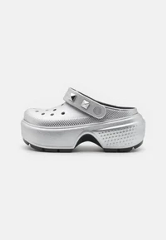 Crocs STOMP METALLIC UNISEX - Sabots - silver/argenté - ZALANDO.FR