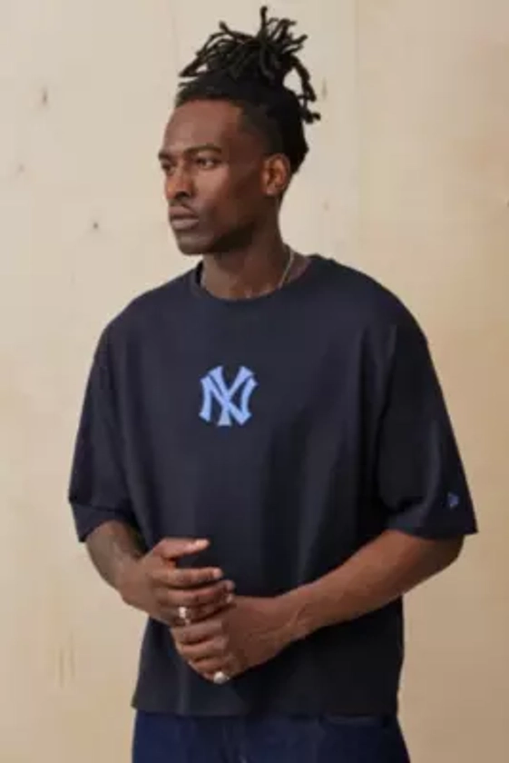 New Era UO Exclusive Navy NY Yankees T-Shirt