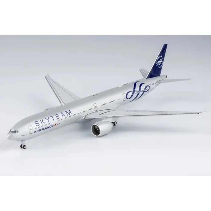 Maquette Avion AIR FRANCE BOEING 777-300ER SkyTeam F-GZNT 1/400 Métal B777