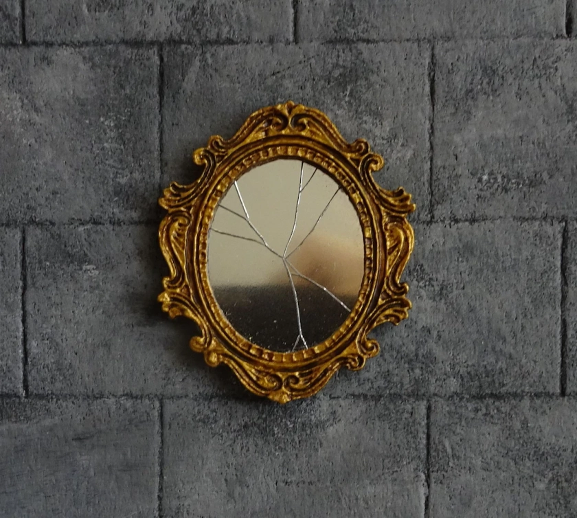 Miniature Broken Mirror in a Golden or Black Frame, Haunted House, Dracula Castle, Halloween, Vintage Decor 1:12 Scale - Etsy Japan