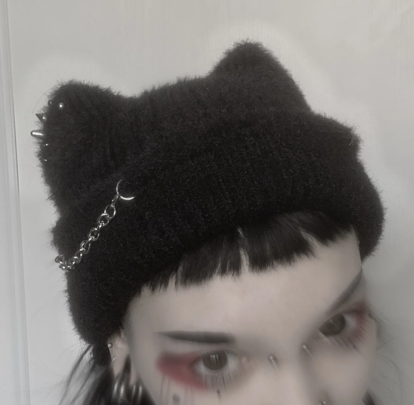 Hell Kitty beanie