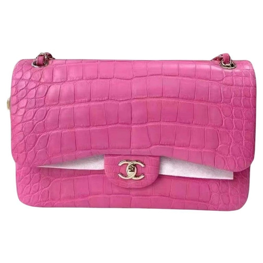 Chanel Jumbo à double rabat en alligator mat rose En vente sur 1stDibs
