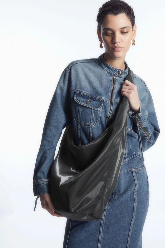 HIGH-SHINE SHOULDER BAG