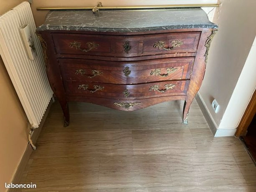 Commode style Louis XV marqueté avec marbre