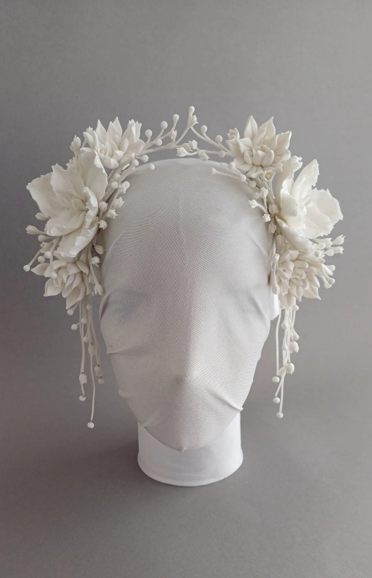Tiara de flores nupciales blancas, peine de pelo de flores laterales, accesorios para el cabello de lirio del callejón, flores para el cabello de novia, tiara de flores nupciales de marfil blanco - Etsy España