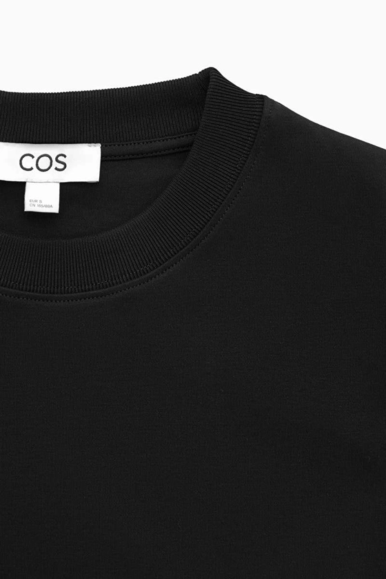 T-SHIRT ÉLÉGANT - Noir - T-shirts - COS