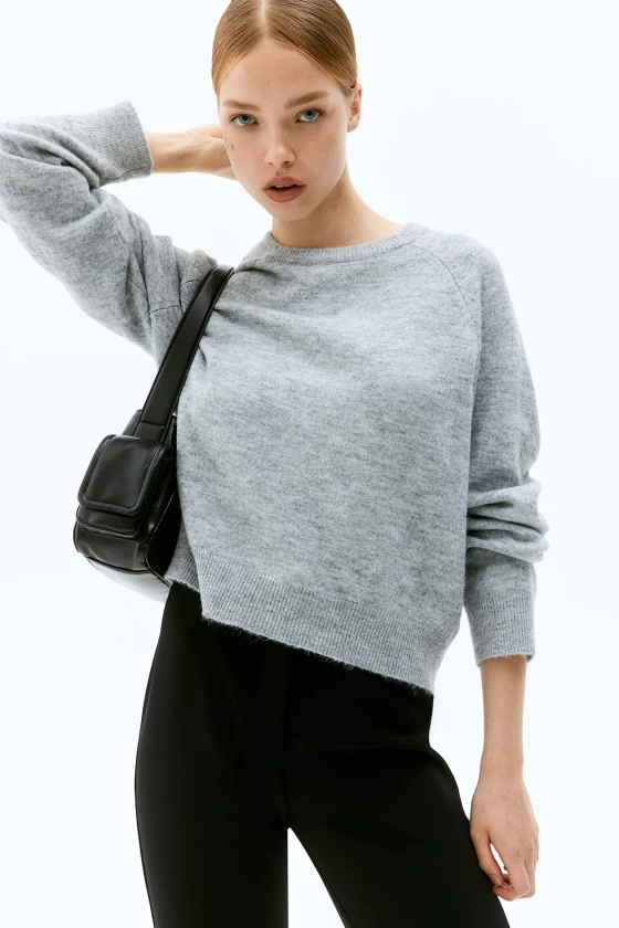 Short fine-knit jumper - Round neck - Long sleeve - Light grey marl - Ladies | H&M GB