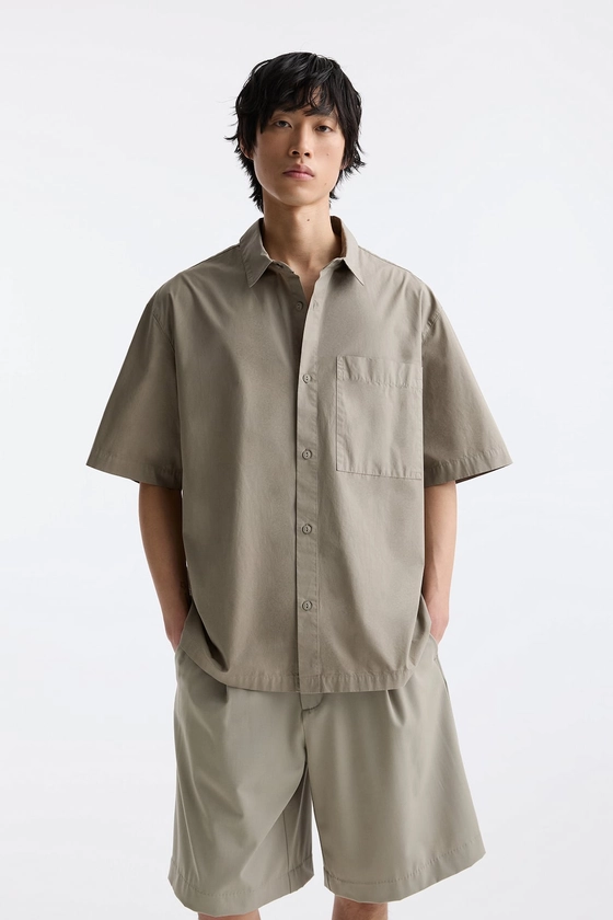 Boxy fit short sleeve poplin shirt