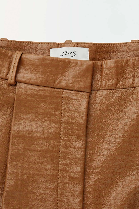 THE EMBOSSED-LEATHER BERMUDA SHORTS - BROWN - Shorts - COS