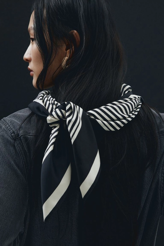 Printed satin scarf - Black/Paris - Ladies | H&M GB