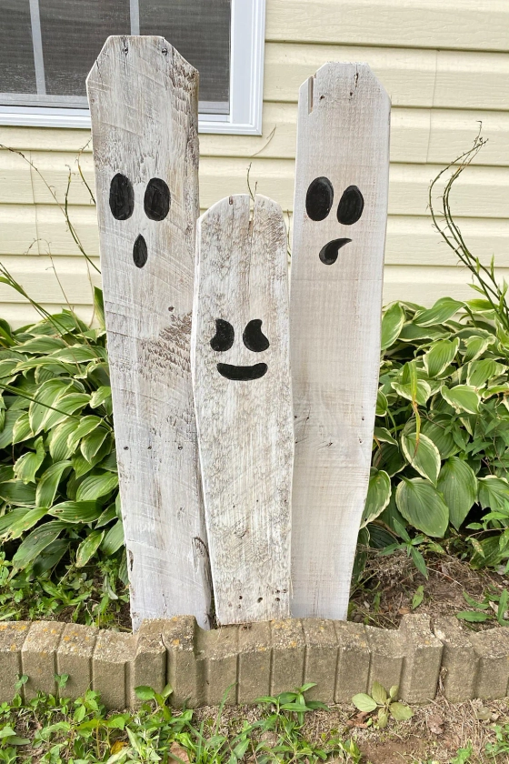 Halloween yard art wood ghost yard decor outdoor ghost lawn decor outdoor Halloween decor ghost wooden ghost yard Halloween yard decoration