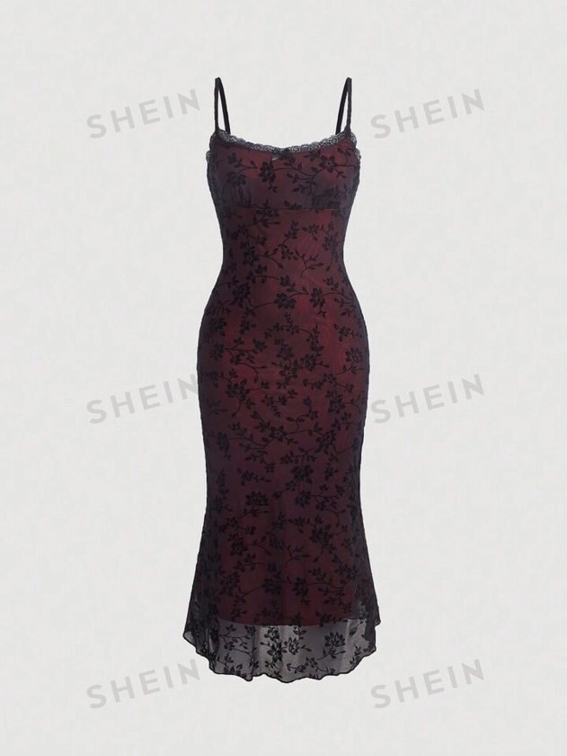 SHEIN MOD Vestido Rojo Y Negro De Cuerpo Entallado Con Estampado Floral, Encaje Y Tirantes Ajustables