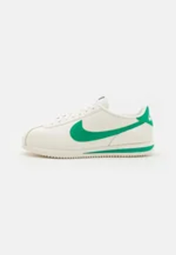 Nike Sportswear CORTEZ - Baskets basses - sail/stadium green/blanc - ZALANDO.FR