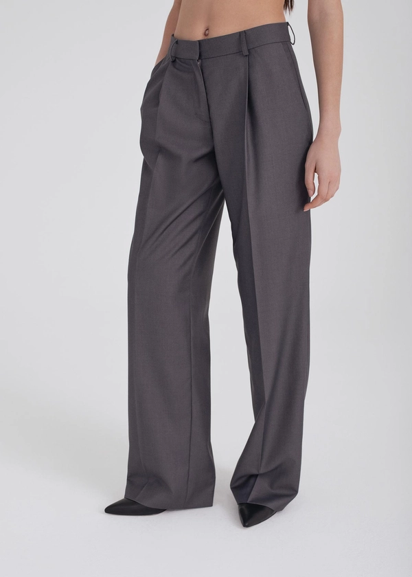 All > Pleated low waist trousers Buy from e-shop