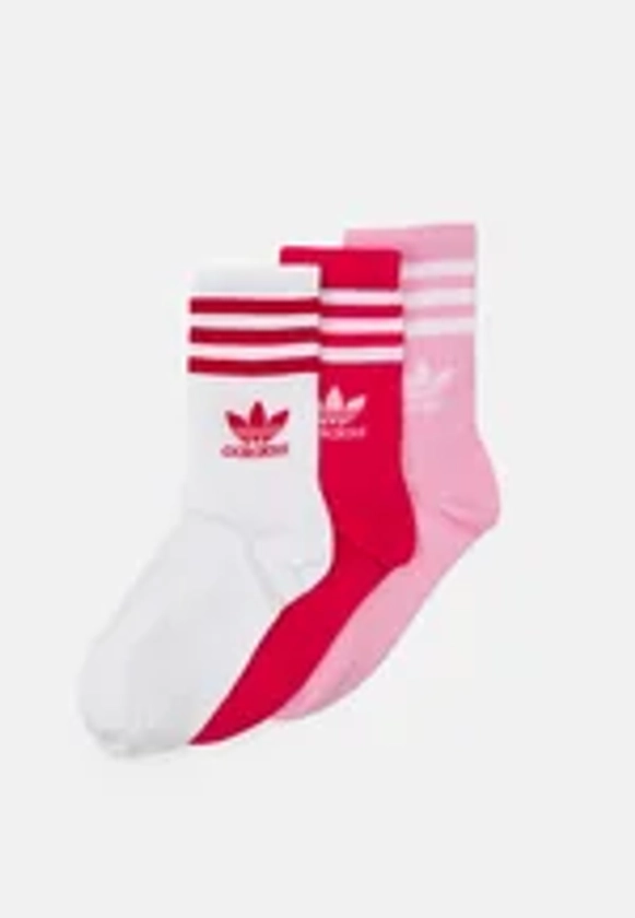 adidas Originals CREW SOCK UNISEX 3 PACK - Chaussettes - true pink/active pink/white/rose - ZALANDO.BE