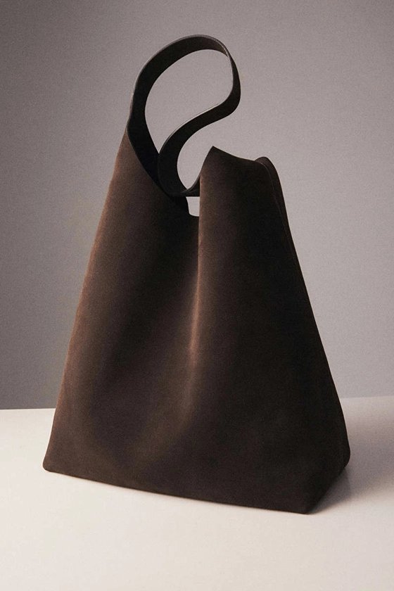 SERIF TOTE - SUEDE - DARK BROWN - COS