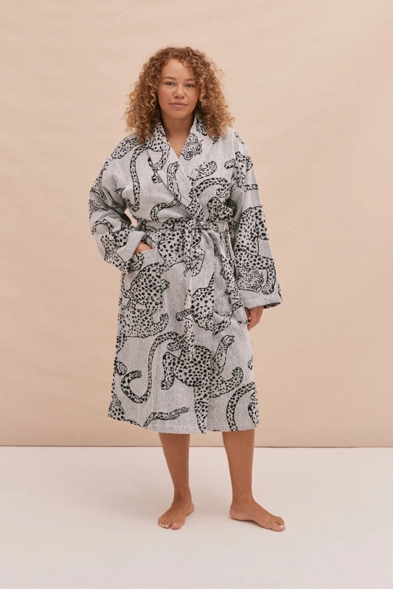 Women&#39;s Towel Robe Jag Print Cream