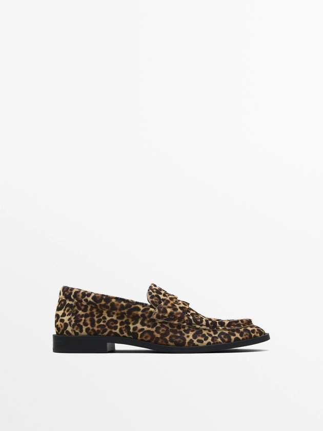 Animal print penny loafers · Leopard · Flat Shoes | Massimo Dutti