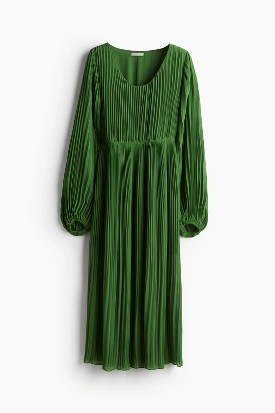 Pleated chiffon dress - Deep neckline - Long sleeve - Green - Ladies | H&M GB