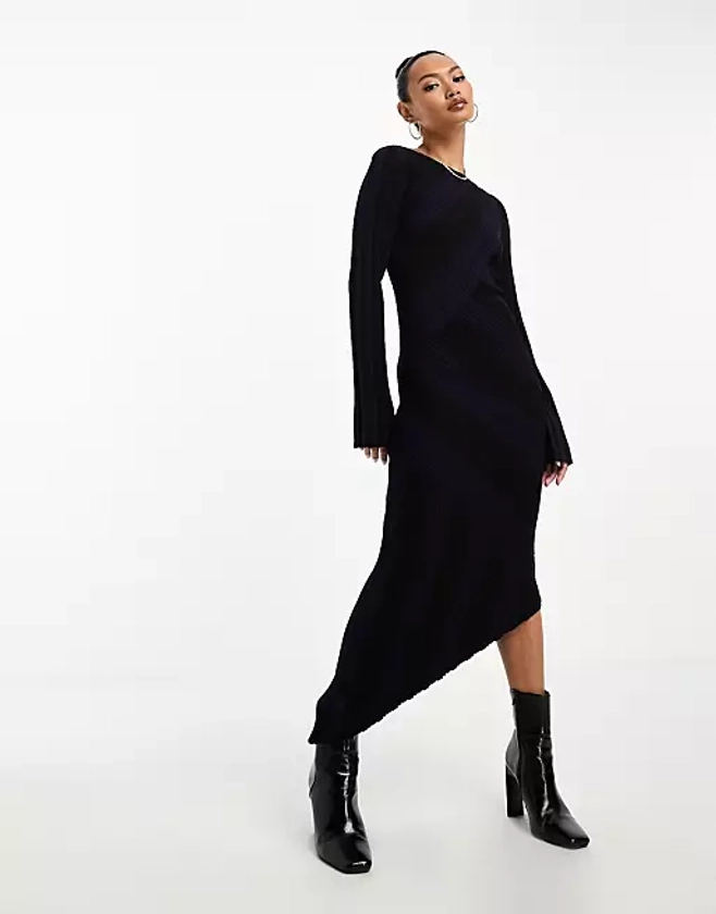 Exclusivité ASOS - & Other Stories - Robe asymétrique mi-longue en maille rayée - Bleu/noir