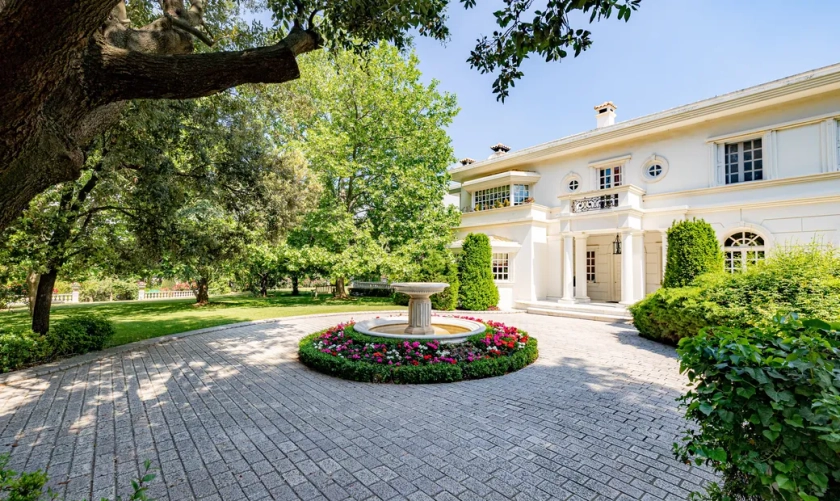 Exquisite 11 Bedroom Palace In Ekali: A Luxurious 2,500 Sq.M. In Athens, Greece For Sale (13311695)