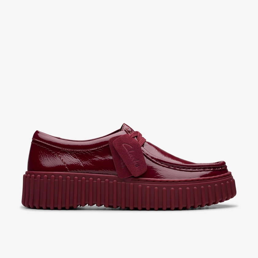 FEMME Torhill Bee en coloris bordeaux verni Chaussures | Clarks