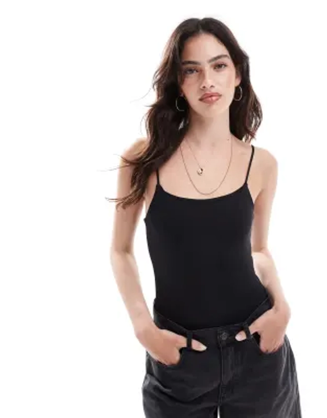 Pull&Bear - Body en polyamide à bretelles - Noir | ASOS