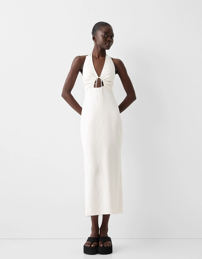 Long dress with linen and a cut-out detail