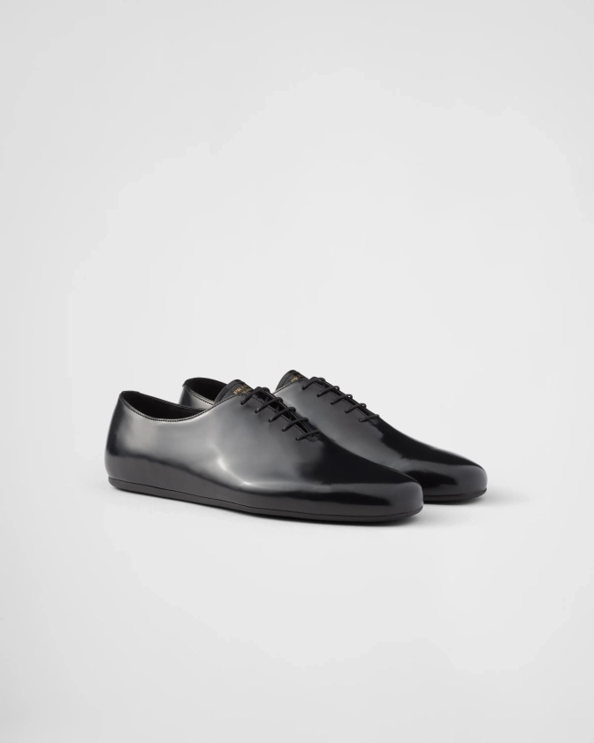 Chaussures à Lacets En Cuir Brossé Noir | PRADA