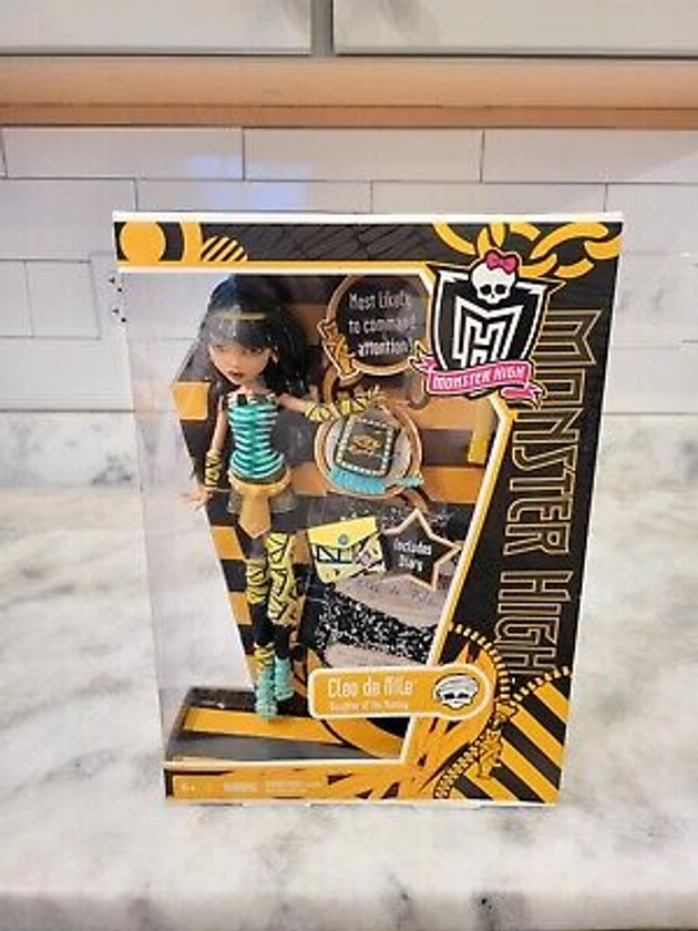 Monster High Cleo de Nile Schools Out