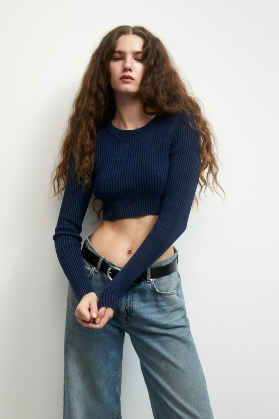 Pull cropped en maille côtelée