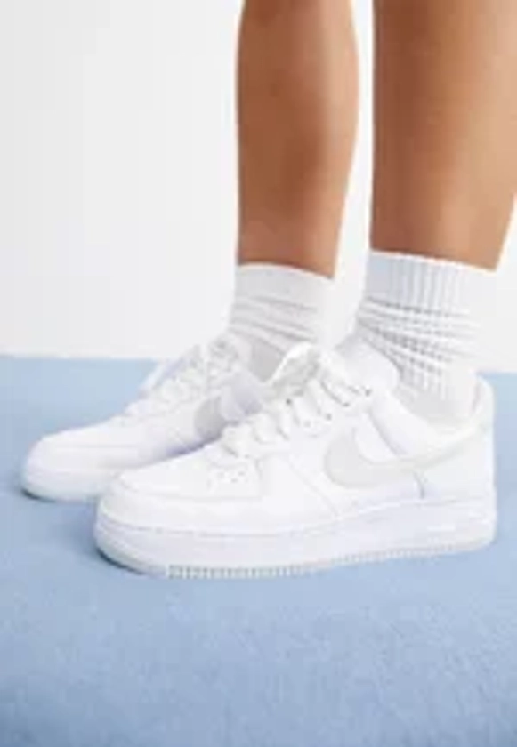 AIR FORCE 1 07 NEXT NATURE - Sneakersy niskie