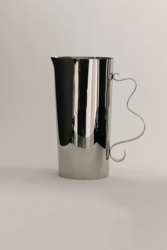 Squiggle Pitcher – Sophie Lou Jacobsen