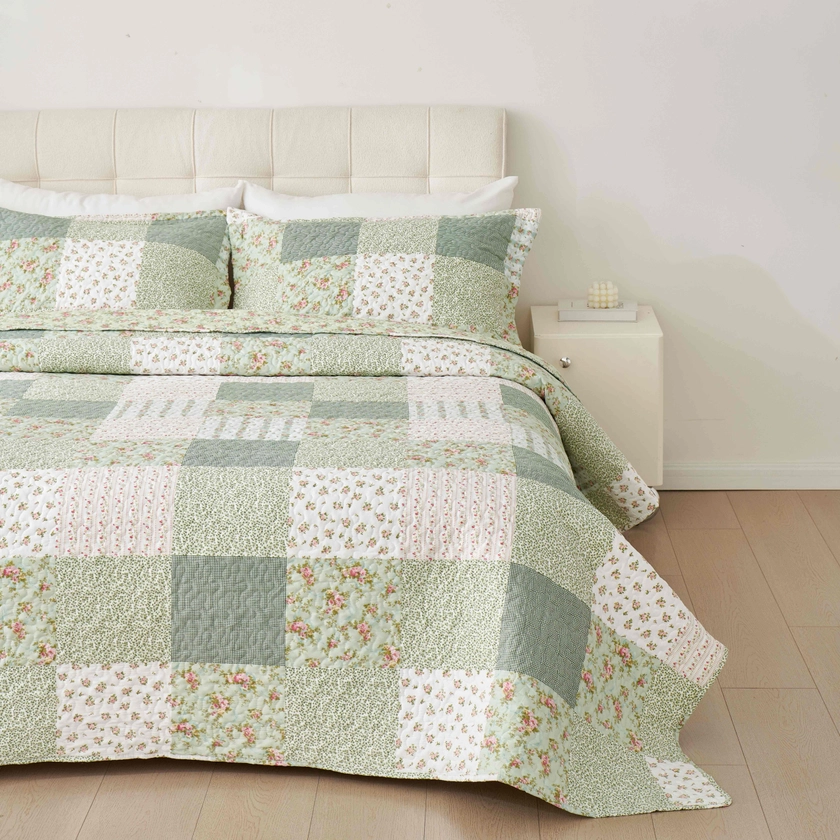 Soft & Cozy Microfiber Quilt Set In Green - Pre-Washed, Easy Care, Includes 1 Quilt And 2 Pillowcases (No Insert) - Perfect For Spring, Summer, Fall