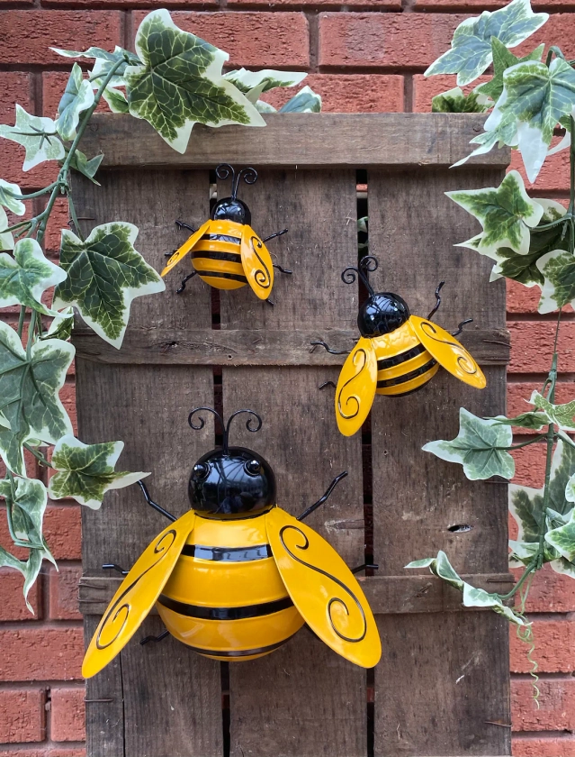 A Set of 3 Bumblebees for the Garden / Garden Bees Wall Art - Etsy UK