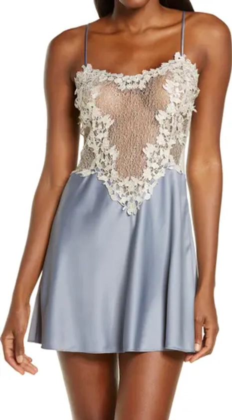 Showstopper Chemise